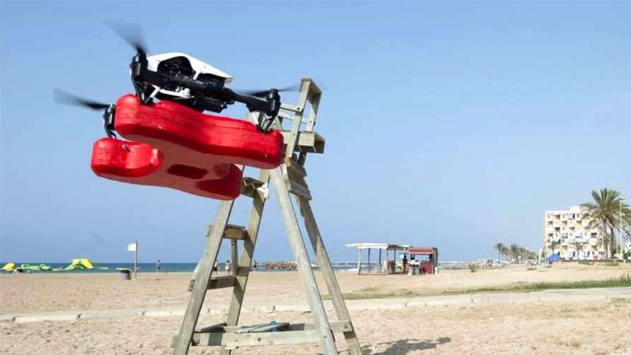 Dron de vigilància a les platges de Cunit